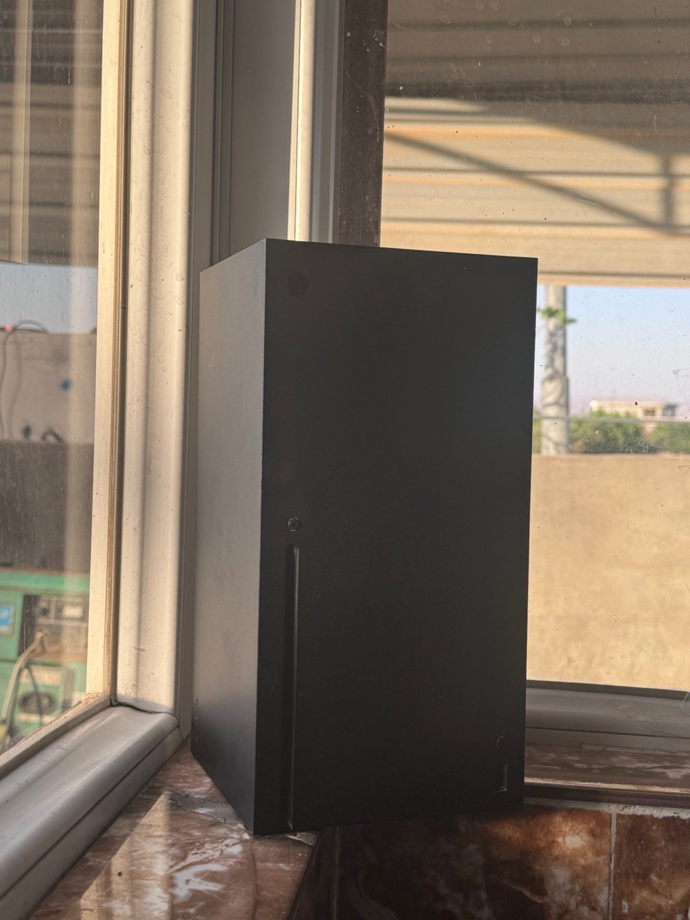 السلام عليكم ورحمة الله وبركاته
Xbox Series X (1TB) - إصدار 2022 🎮
 المشتملات: كامل أغراض الشركة مع الكارتون الأصلي بدون أي نقص.
 الحالة: الجهاز مفتوح (تم تغيير مدخل الـ HDMI)، وزر التشغيل (Power) يحتاج إلى ضغطة خفيفة ليعمل.
 الألعاب: مرفق مجموعة من الألعاب المثبتة داخلياً.
📦 التوصيل متوفر.
📌 ملاحظة: عند الحجز، يتم أخذ عربون لضمان الجدية.
للجادين: يرجى مراسلتي على الخاص أو ترك تعليق.
واتصاپ/ ***********
