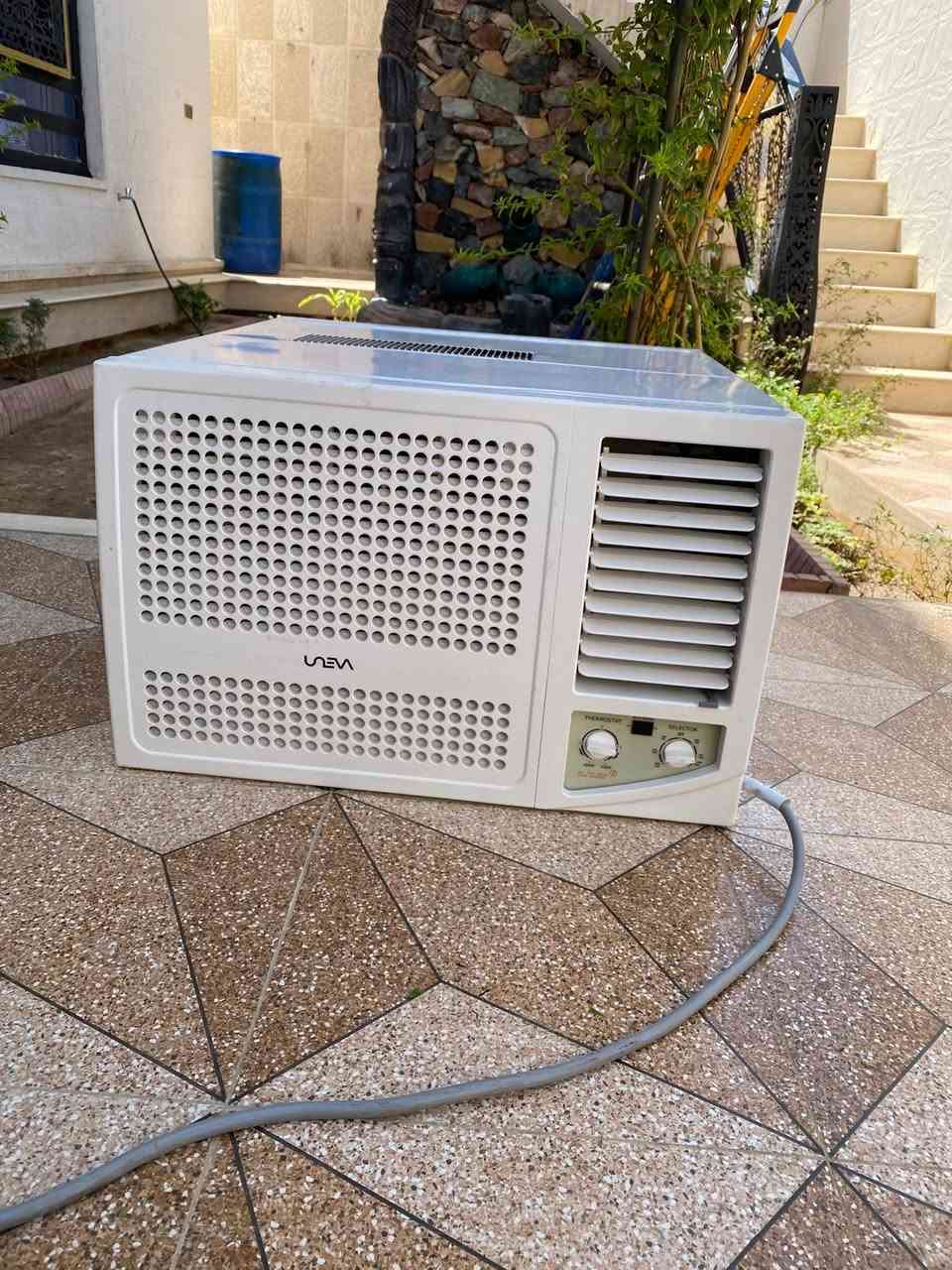 مكيف يونيفا.مستخدم شي قليل  للبيع سعر ٣٢٥ وبي مجال  
***********
