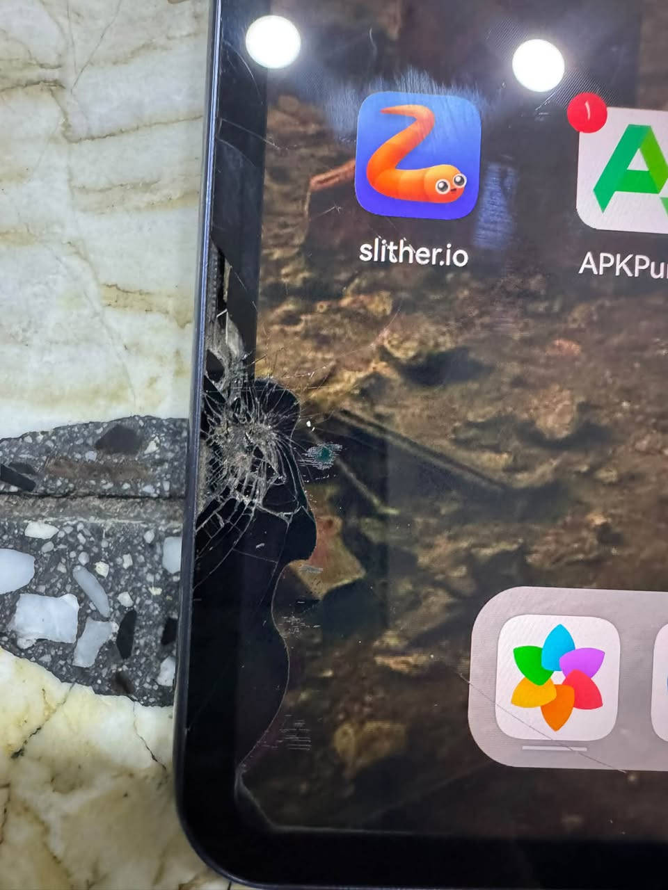 سلام عليكم ايباده هواوي ميت باد برو مراوس بدراجه الجهاز اخذته ب٥ورقات بس وكع مني وحتركت شاشه من جوه شغال لمس بس مرات يشخبط مكاني بغداد بلديات رقم ***********
