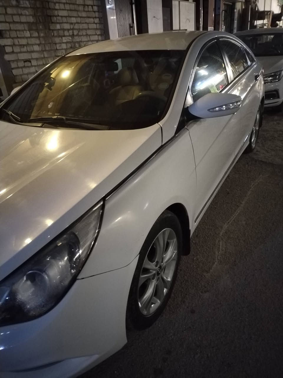 سلام عليكم سوناتا 12 خليجي بيها ثلاث قطع صبغ وبيها بالشاصي بگد الابهام مامبين العنوان الدوره
السعر 95
اتصال بي واتساب ***********
ملاحضه سونار ماعندي مامسويلها
اذا اكو مراوس النترا او كورله موديل 20 وفوگ حتى إذا مصبوغه حزام ونطي فرق
