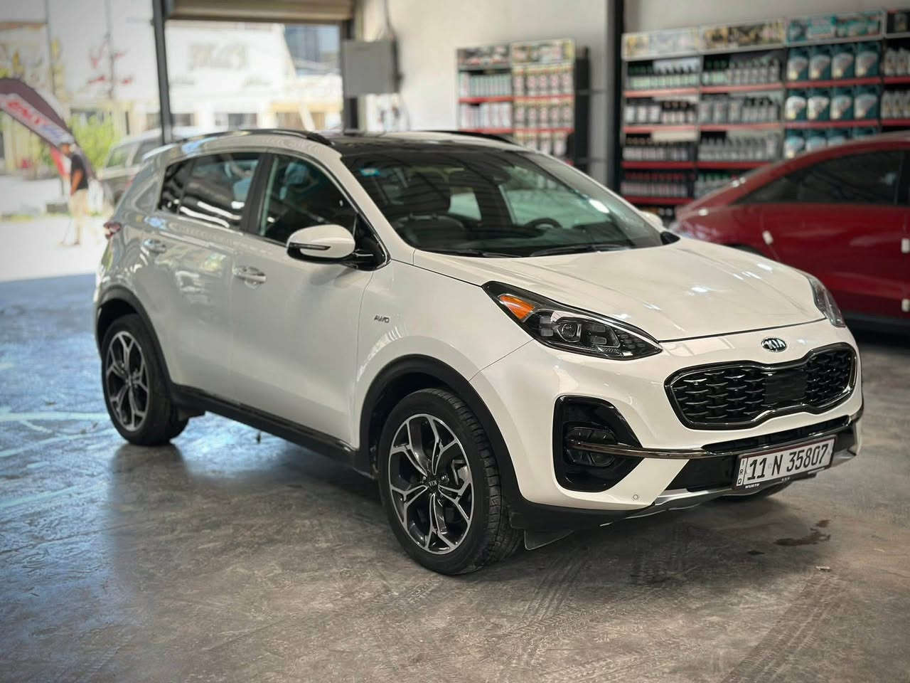 السلام عليكم ..تحية طيبة(مراوس بفرونتلاندر او راف فور حسب القناعة)
Kia sportage 2022 SX

2000 Turbo gdi

فول مواصفات

فتحة بانوراما

كشنات تدفئة+تبريد

مري شفط

ستيرن تدفئة

جنطة كهرباء

رادارات جانبية 

رادار امامي

كامرة خلفية

وبقية المواصفات..

السيارة ماشية 48,000ml

حرة رقم بغداد 

حادث السيارة/تبديل جاملغ امامي

+صبغ نص بنيد +جاملغ خلفي السائق

السيارة نظيفة جداً مال جناي

بدون لغد بدون شاصي

صور الحادث موجودة ع الواتس بيك خير وتدلل

مكان السيارة: بابل-حلة

الشراي اتصل وتأمر

***********
