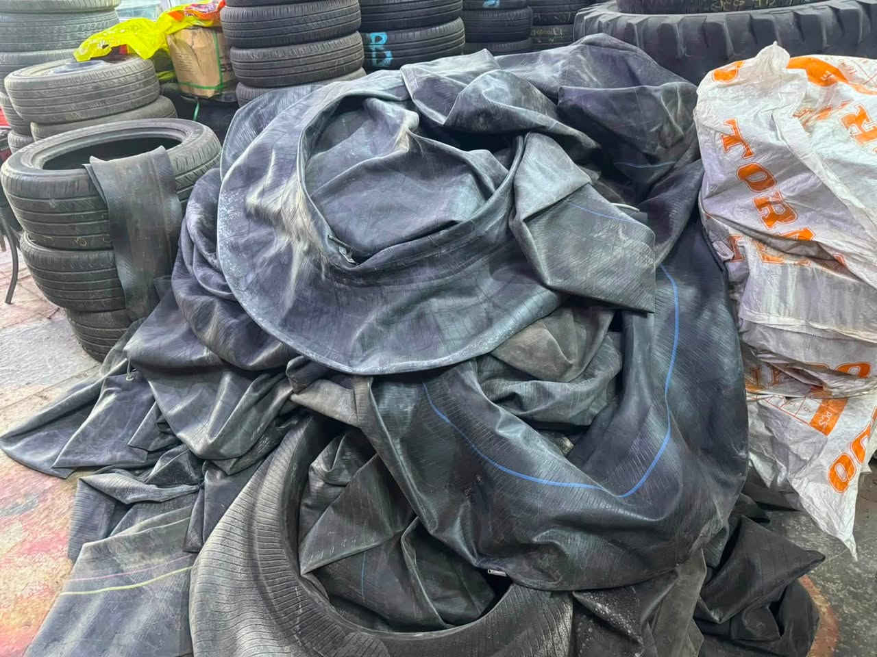 بعون الله تعالى  تم وصول وجبه جديدة من التايرات الاوربيه واليابانيه والصينية والهنديه إلى مجمع الامارات بتاريخ    19/8/2026        العنوان بابل  قضاء القاسم   الشارع العام الرئيسي طريق حله دوانيه مقابل استدارة الحولي  لتواصل 
عله رقم      ***********

