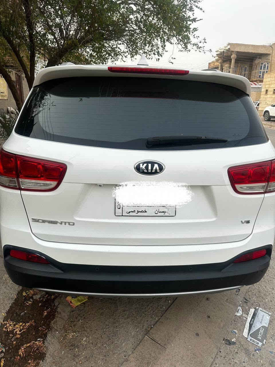 مكلف بالنشر اخوان سورنتو 17 خليجي مكفولة
6 سلندر 
7 راكب 
تبريد 3 قطع 
گازگيت مبدل وگالة 
بيه بارد ع كد اصبع بالباب الخلفي موضح بالصور 
ماشيه 200 km 
السعر 175 وبيه مجال قليل 
وباقي مواصفات السورنتوا المعروفة
العنوان العماره حي المعلمين الجديد ***********
