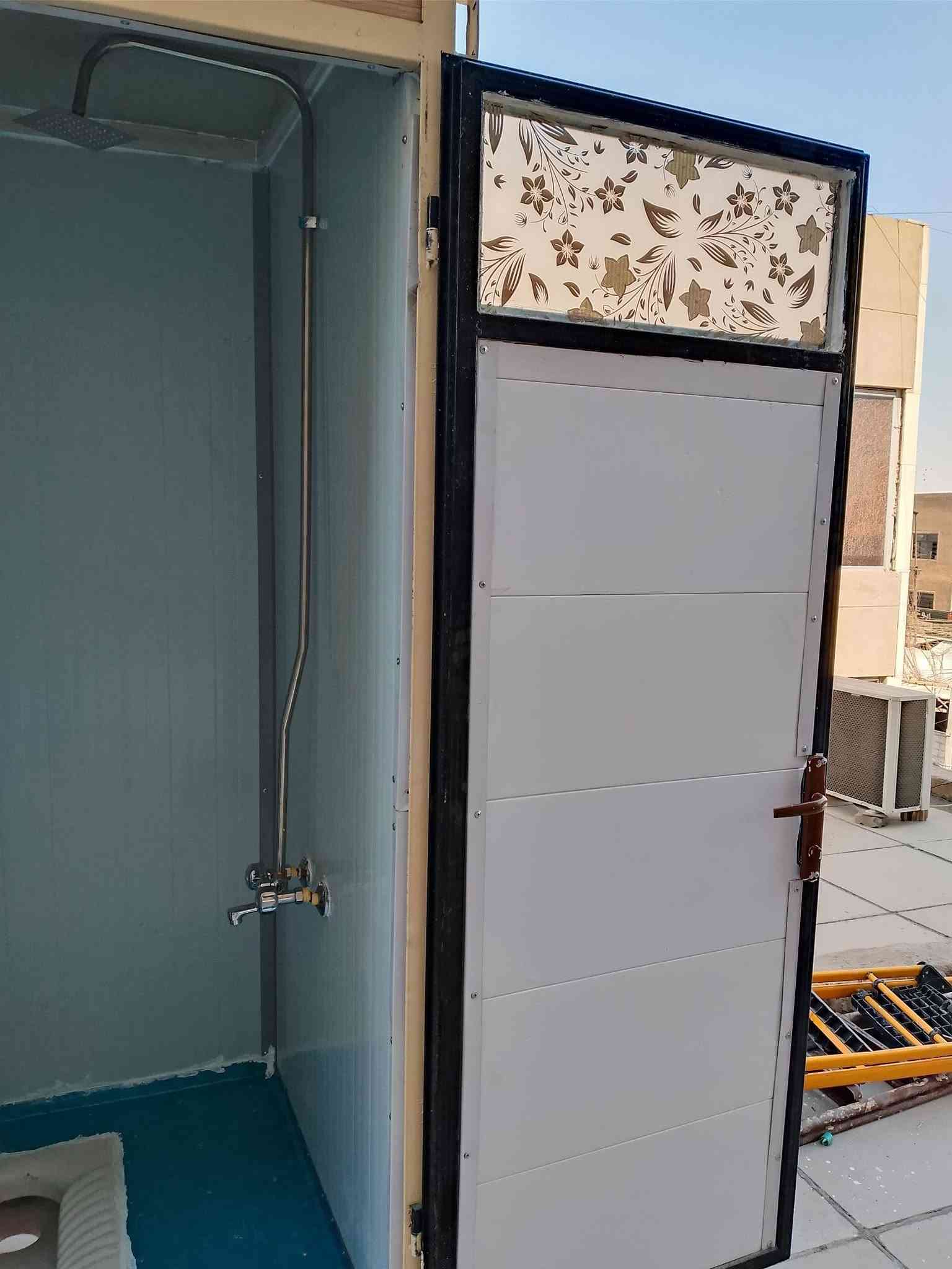 تواليتات سندويج شغل  درجه اولى يوجد لدينا قياس متر او نص في متر 10 وقياس متر او 10 مربع  ويوجد لدينا تواليتات خاص العمال البناء الاتصال على الرقم او مراسلتنا عبر الواتساب يوجد لدينا توصيل كافة المحافظات العراق *********** او ***********
