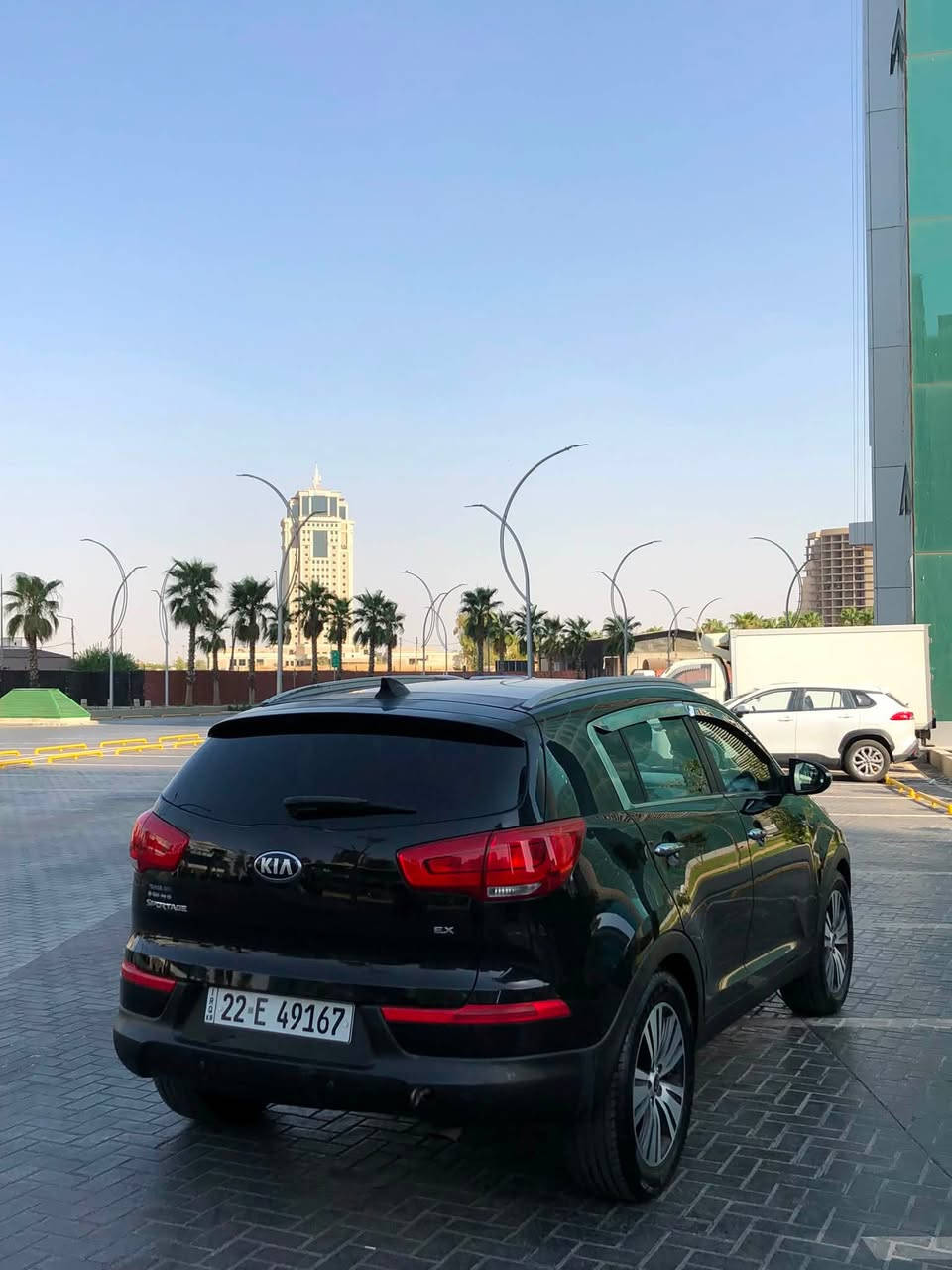 سلام عليكم sportage 2016 فول مواصفات 
بانوراما /Eco /parking 🚨/Awd 
ستيرن فوليوم كشن جلد كهربائي و حار و بارد
و بصمه 
بيها جاملغ واحد صبغ فقط امريكي
سياره رقم جديد اربيل انكليزي
و باسمي 
📍مكان سياره اربيل
***********
