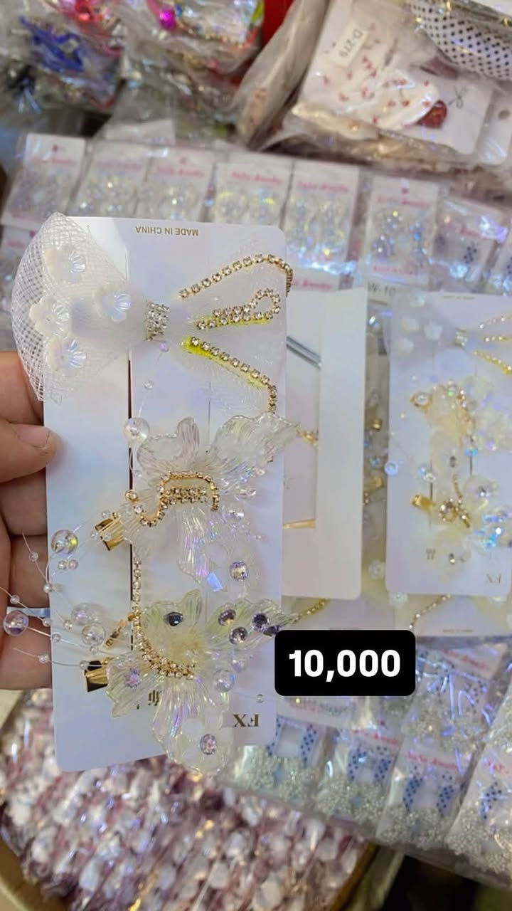 ✨ وصل الجديد ✨
أكسسوارات أنيقة مدرسية  🔥
جودة ممتازة وأسعار حلوة 💎
راسلونا للحجز والاستفس

📲 الخاص مفتوح… والكمية محدود
توصيل لكافة محافظات العراق
العنوان // بغداد - الوزيرية الصناعية - شارع معمل الثلج 
للتواصل واتساب الجملة
https://wa.me/9647765721178

***********

نص مكتوب في الصور:
- 10,000 +964 790 450 0736 32 Photos
- 10,000
- 5000
- 7000