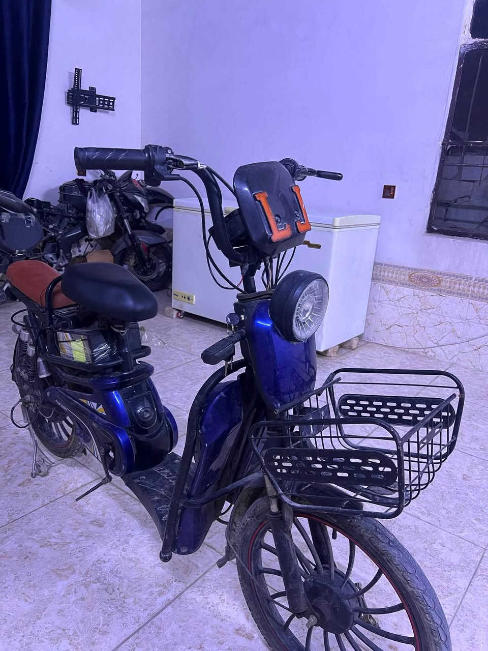 باسكيل شحن موديل ٢٠٢٤ شغال كامل وشحن زين سعر ١٧٥ وبيه مجال قليل مكاني كركوك صياده ***********
