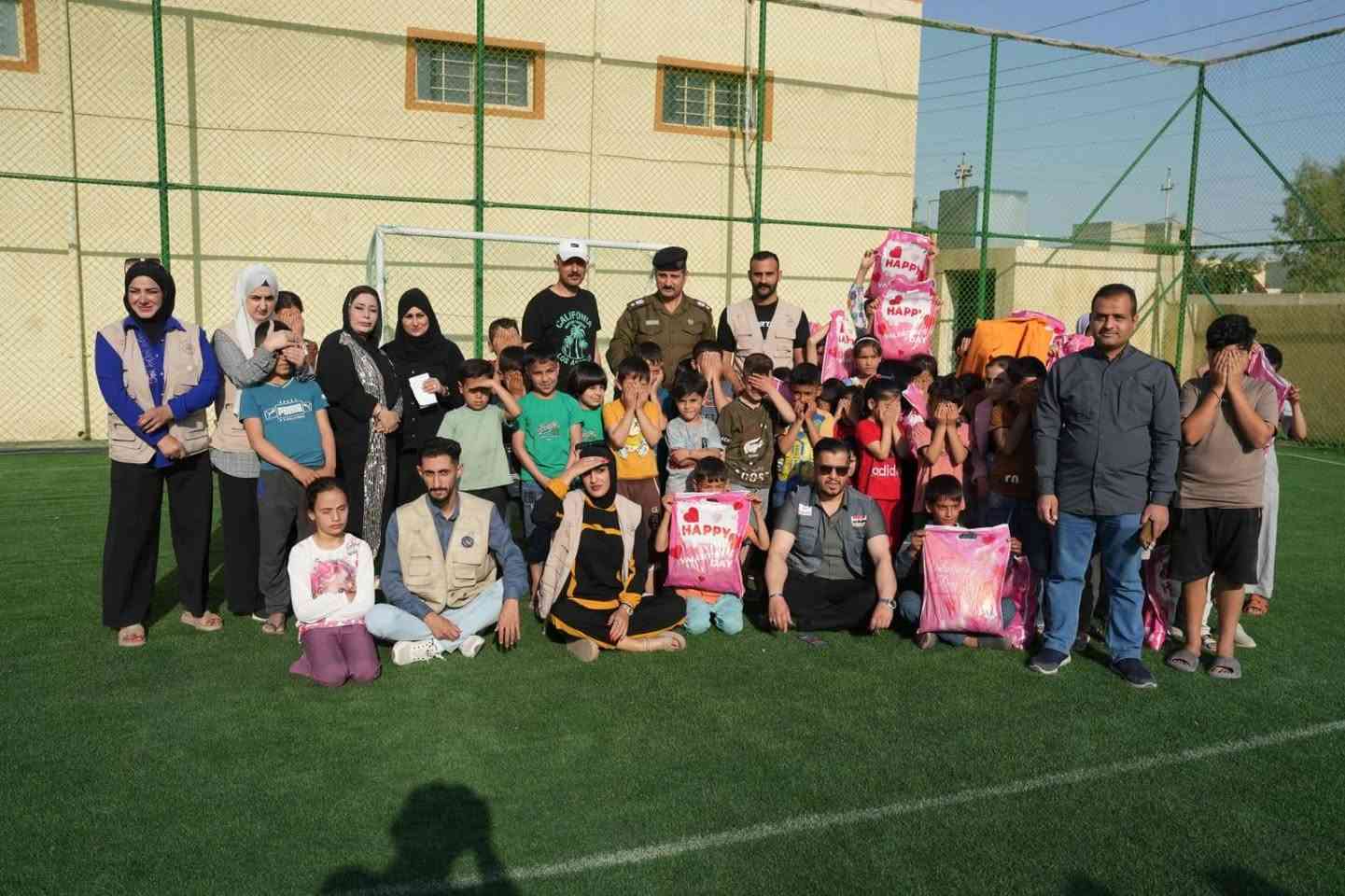 حملة يقوم بها بعض الأخوات والأخوة بارك الله بيهم
أتمنى تقفون معهم وتساعدوهم

——————

📚🤍 حملة إنسانية لجمع الملابس والمستلزمات المدرسية المستعملة
جنط او احذية 

من باب التكافل والتراحم، نطلق حملة لجمع الملابس والمستلزمات  المدرسية المستعملة بحالة جيدة، وذلك لمساعدة الطلبة الأيتام والأسر المتعففة وتوفير ما يحتاجونه مع بداية العام الدراسي.

👕🎒 كل قطعة ملابس بحالة جيدة يمكن أن تكون سبباً في فرحة طالب، وتخفيف عبء عن عائلة.

ندعو الإخوة والأخوات الراغبين بالمساهمة إلى التبرع بالملابس المدرسية النظيفة والصالحة للاستعمال، سائلين الله أن يجعلها في ميزان حسناتكم.

ساهم بما تستطيع… فربما تكون قطعتك سبباً في فرحة طفل 🤍

📌 التبرع بالملابس فقط، على أن تكون نظيفة وصالحة للاستعمال.
للتواصل ***********
