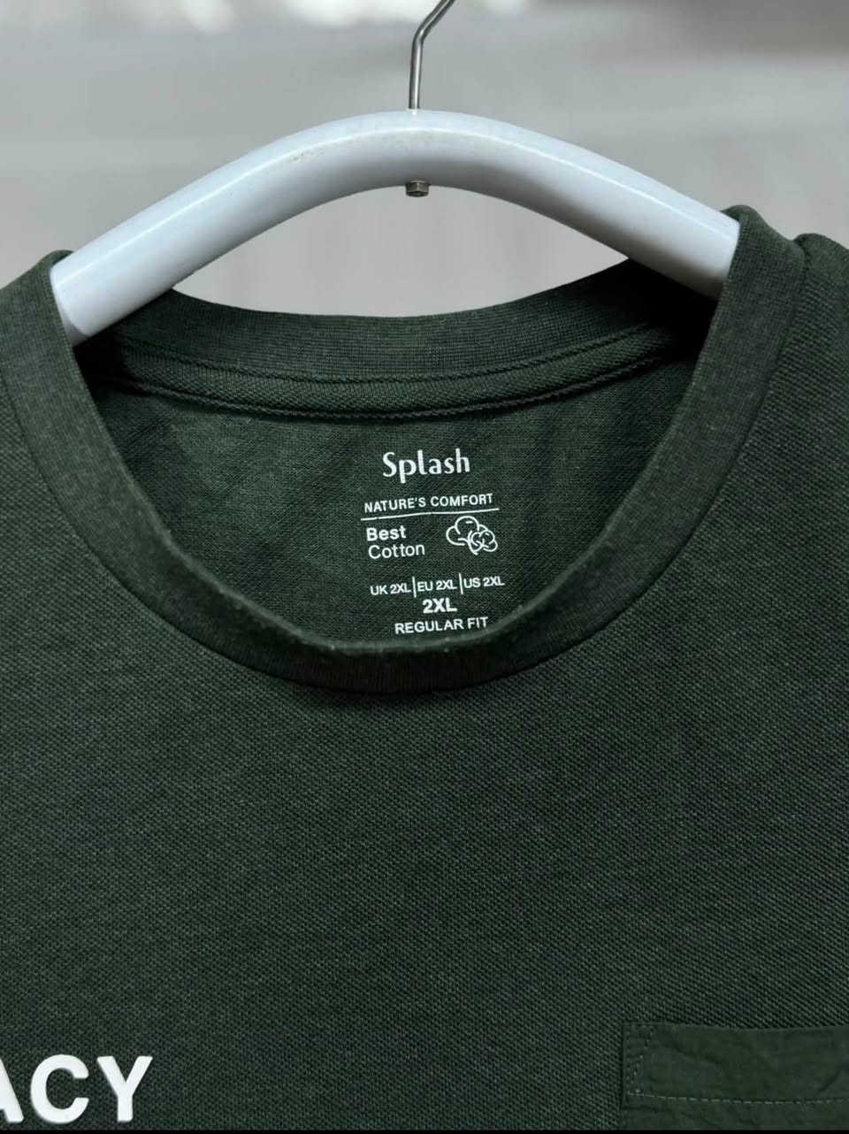 تشيرت   (سبلاش   ) سوبر كريم    
قياس  XXL

النظافه 💯/💯  

يوجد توصيل 🚚 (بغداد -محافظات )
☎️رقم الهاتف :***********

للحجز -دايركت
