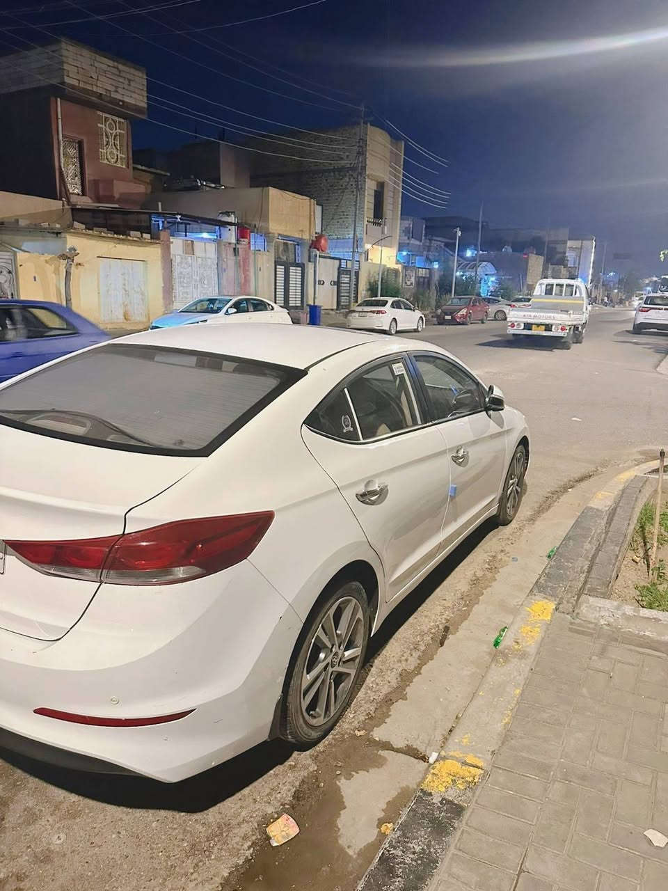 السلام عليكم
النترا موديل 18 خليجي جديده حيل كفاله عامه من التبديل والصبغ بيهه بارد فقط رقم بصرة الجديد بأسمي تحويل ثاني يوم فول مواصفات عدا البصمه تبريد قطعتين فتحه تحكمات السياره جديده السياره  السعر 135وبيه مجال قليل رقم الهاتف *********** البصره / القبله
