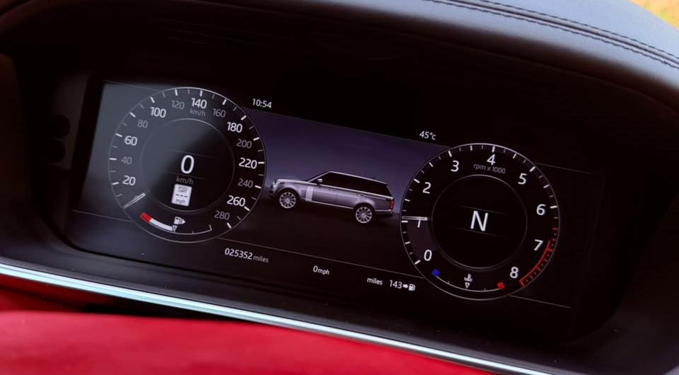 رانج روفر أوتو بايوغرافي 
موديل 2020 محرك V8 سوبر جارج

السيارة مناسبة جدا لان 👇
وارد امريكي دعاميه اماميه صبغ فقط 
و الباقي مكفول من الصبغ

مغلفه بالكامل ppf
رقم بغداد 
عداد 25 ألف ميل
شاشات خلفية كامرات 360 رادار 
مسند خلفي كهربائي 
دوسات أبواب شفط
فول مواصفات 1/1

🟧 السعر سوي تعليق تصلك رسالة💌
رقم صاحبها ***********

نص مكتوب في الصور:
- LAND-ROVER RANGE ROVER 2020