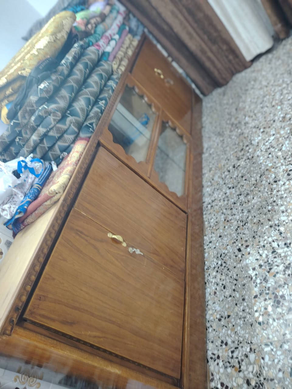 بوفيه ١٠فوتات احطاطه صاج كلش نضيف سعر ٢٠٠الف وبي مجال العنوان فلوجه حي المعلمين قرب جامع سعد(***********)(***********)
