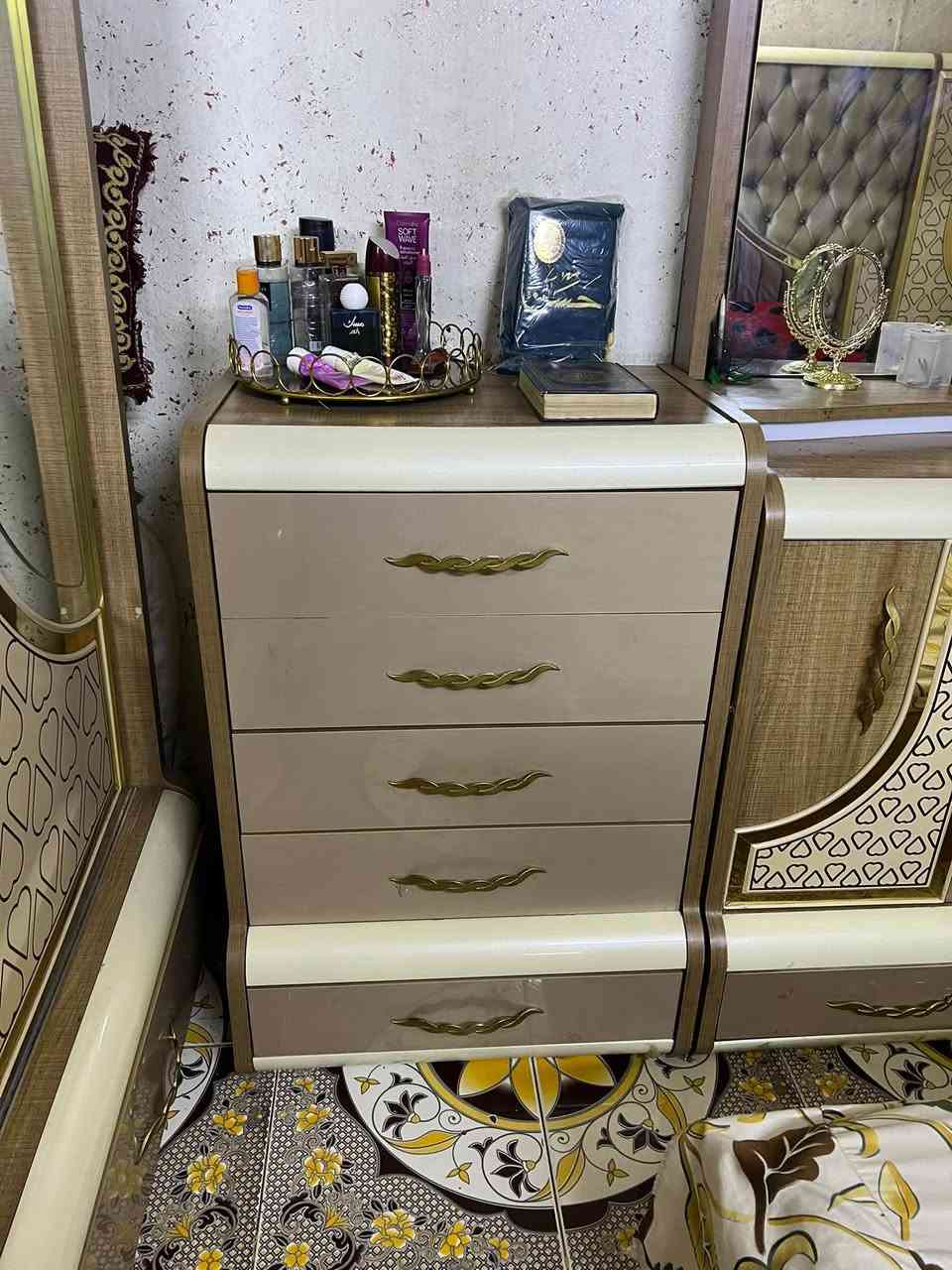 غرفة نوم • ٩ قطع • جديدة