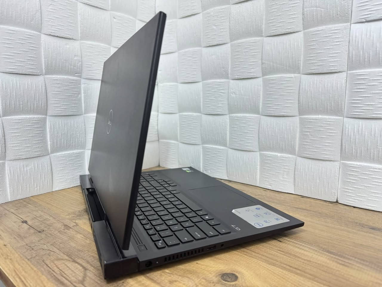 Dell G7 17 7700 Gaming
السعر   900,000 
المواصفات
المعالج
Intel Core I7-10750H
الرام
16GB DDR4
التخزين
512GB NVMe M.2
كارت الشاشة
RTX 2070 - 8GB  115W
الشاشة
17.3 FHD 144Hz
للتواصل واتس: ***********

نص مكتوب في الصور:
- Installed batteries Information about each currently installed battery BATTERY 1 DELL W62W695 NAME MANUFACTURER SMP SERIAL NUMBER 510 CHEMISTRY LiP DESIGN CAPACITY 97,003 mWh FULL CHARGE CAPACITY 67,819 mWh CYCLE COUNT - Recent usage Power states over the last 7 days