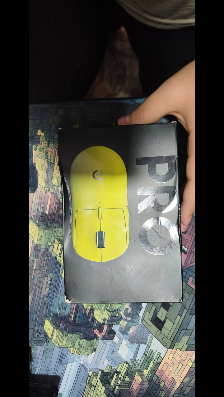 سلام عليكم توفر ماوسات من شركة ريزر و لوجتك ب أربعة أنواع 

نوع الاول  razer deathadder 6400 dpi السرع

نوع الثاني razer lancehead يجي rgb و لون الماوس ابيض و يجي بسرعه 16000dpu

نوع الثالث Logitech pro يجي بي RGB 

نوع رابع Logitech g502 يجي بي RGB و يجي بسرعة 7200 dpi 

هذني الماوسات للبيع و سعره الوحده 25 الف و متوفر التوصيل للتواصل ***********
