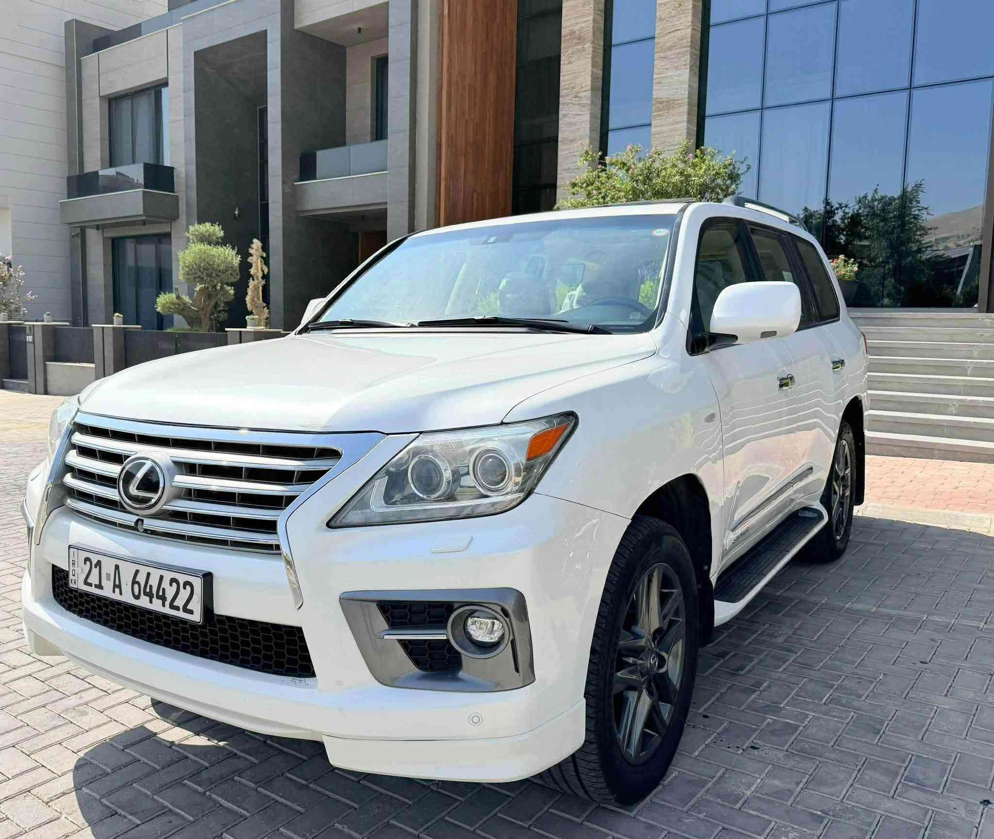 لكزس LX570 • موديل ٢٠١٠ • ماشي ٢٠٠ الف