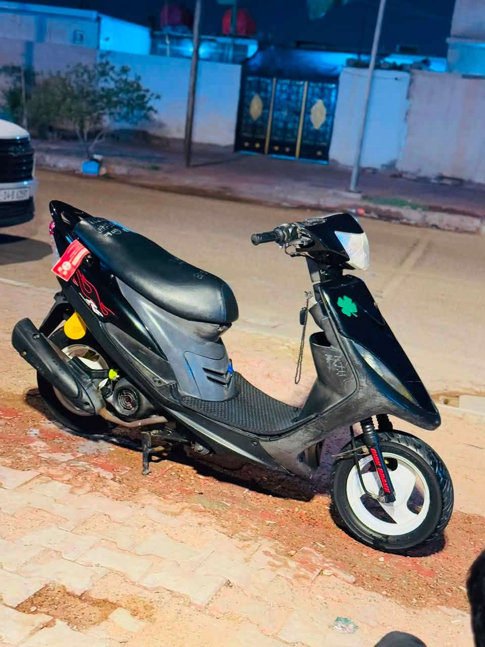 دراجه ماكس للبيع كفاله عامه مامفتوحه سعر بلخاص العنوان البصره 5ميل الكندي رقم الهاتف ***********
