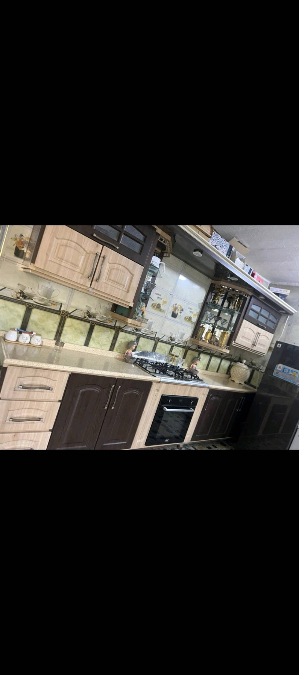 كاونتر تفصال كله مرمر  مع الاجهزه  السعر 950 وبي مجال بسيط بغداد البلديات  *********** للعلم مفصلينه ب٣ ملايين ونص