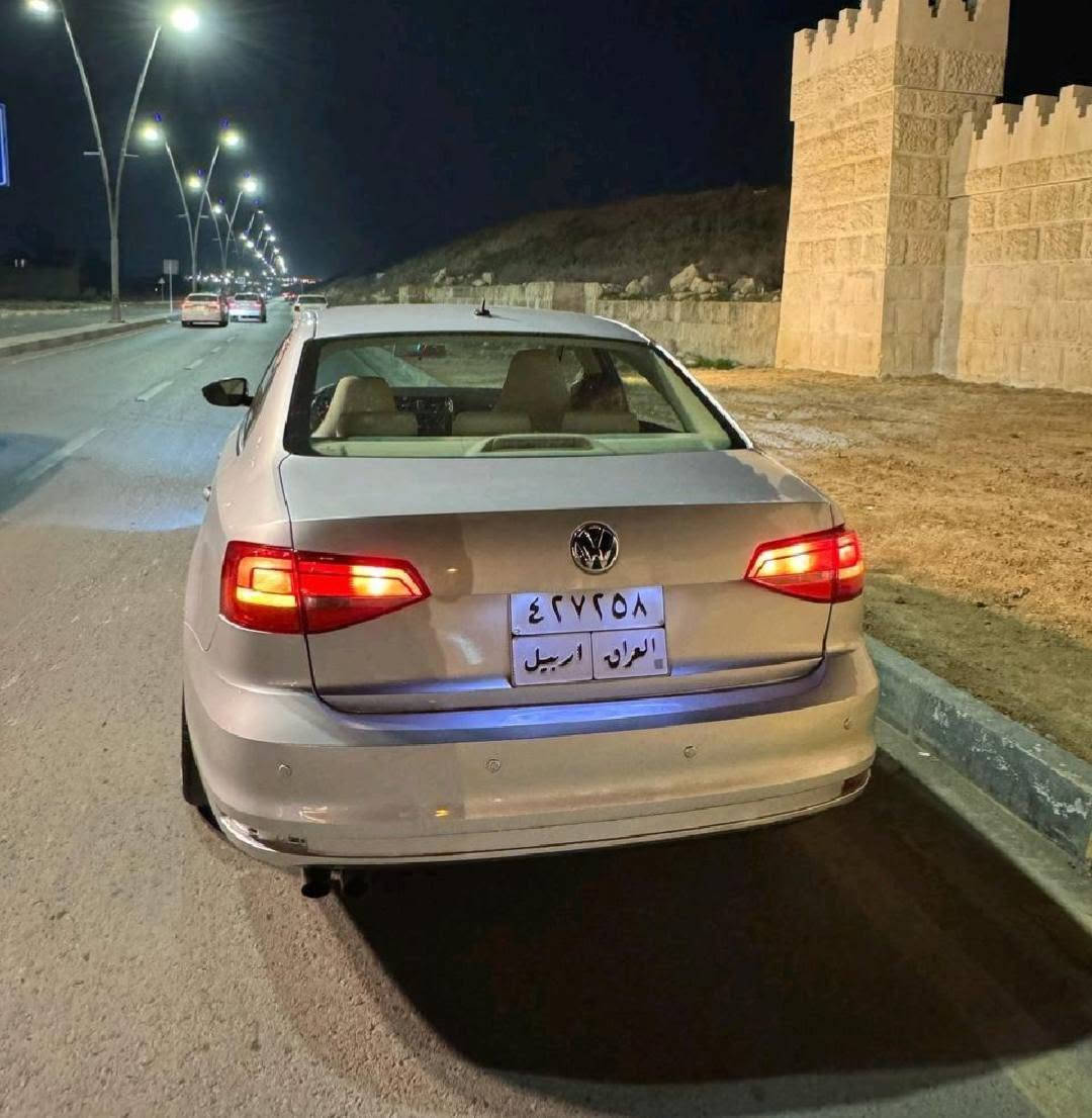 جيتا موديل ٢٠١٦ خليجي ٦ قطع صبغ بدون دواخل ٩٠  بيها مجال قسط ونقد عنوان موصل ***********

نص مكتوب في الصور:
- IQ
