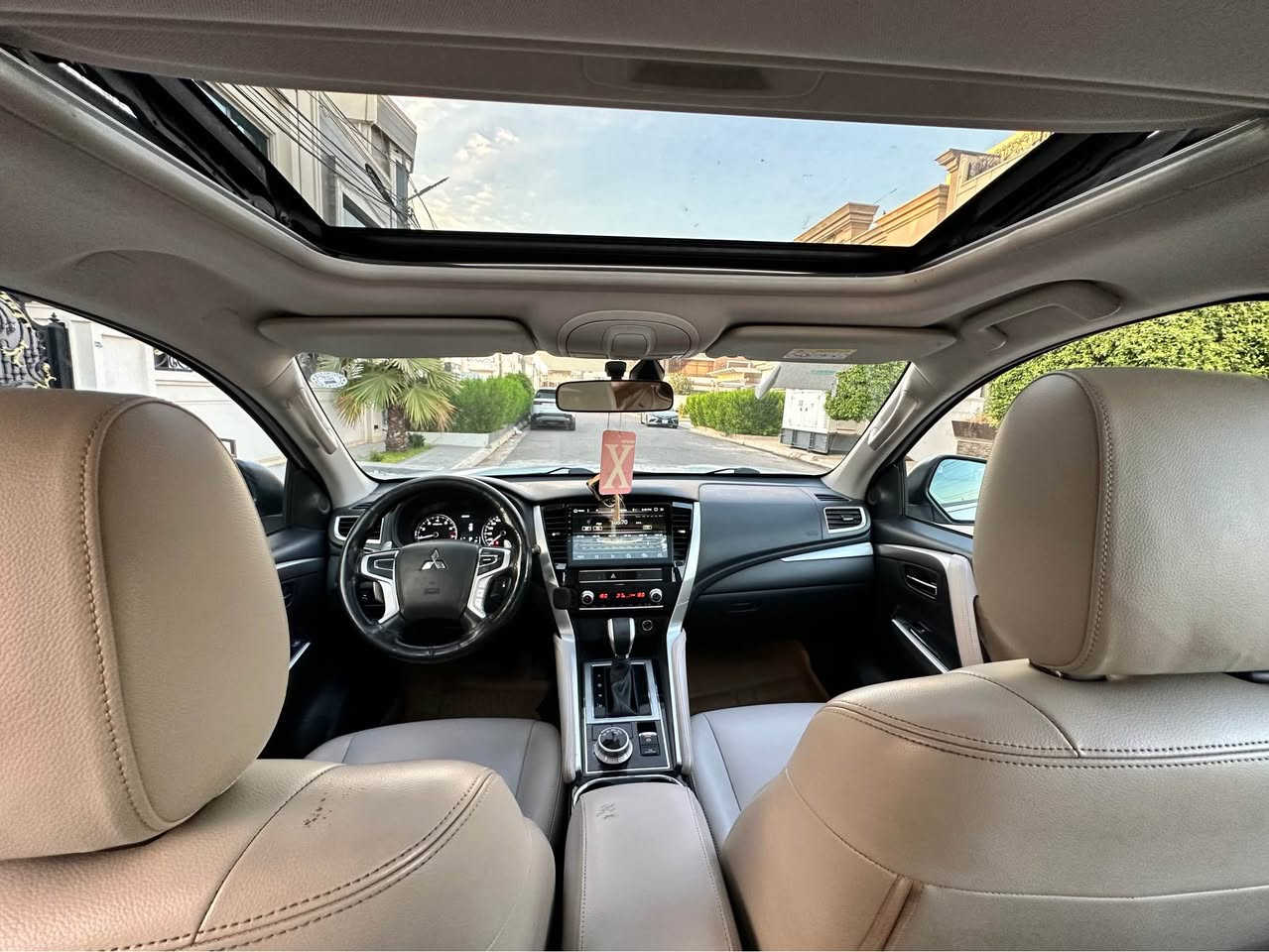 pajero sport 2020 4X4 V6
میتسوبیشی باجیرو سبورت گیر توماتیک فورویل
مواصفات 7 راکب گیر توماتیک فتحە بصمە تشغیل بصمە الابواب کوشنات جلد شاشە و کامیرا و حساسات
سیارە مکفولە کفالە عامە بدون صبغ
سیارە باسمی و کل شیء بشرط
ماشیە 60 الف کیلومتر سعر 195 ورقە و مجال
واتساب ***********
pajero sport 2020 4X4 V6
میتسوبیشی باجیرو سپۆرت شەش پستن گێر توماتیک دبل اکسل 7 نەفەری سلاید بەسمە کوشن جلد 3 ریز کوشن شاشە کامیرا حساس گێر لە سوکان رادار کامل حساس
بێ بۆیاغە بەشەرت 60 هەزار کیلومتر رویشتووە
سیارەکە بەناوی خۆمە و هەموو شتی بەشەرتە
سعری 195 وەرەقە و مجال
واتساب *********** أربيل, العراق
