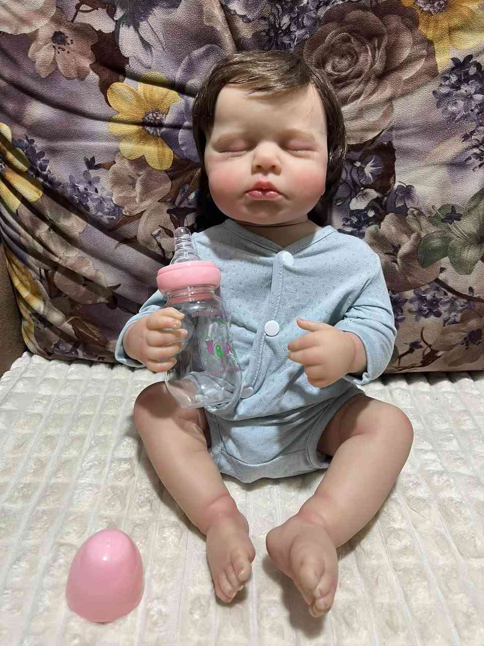 لعبه سلكون مع ممه وحفاضه 
لسعر 35 
***********
