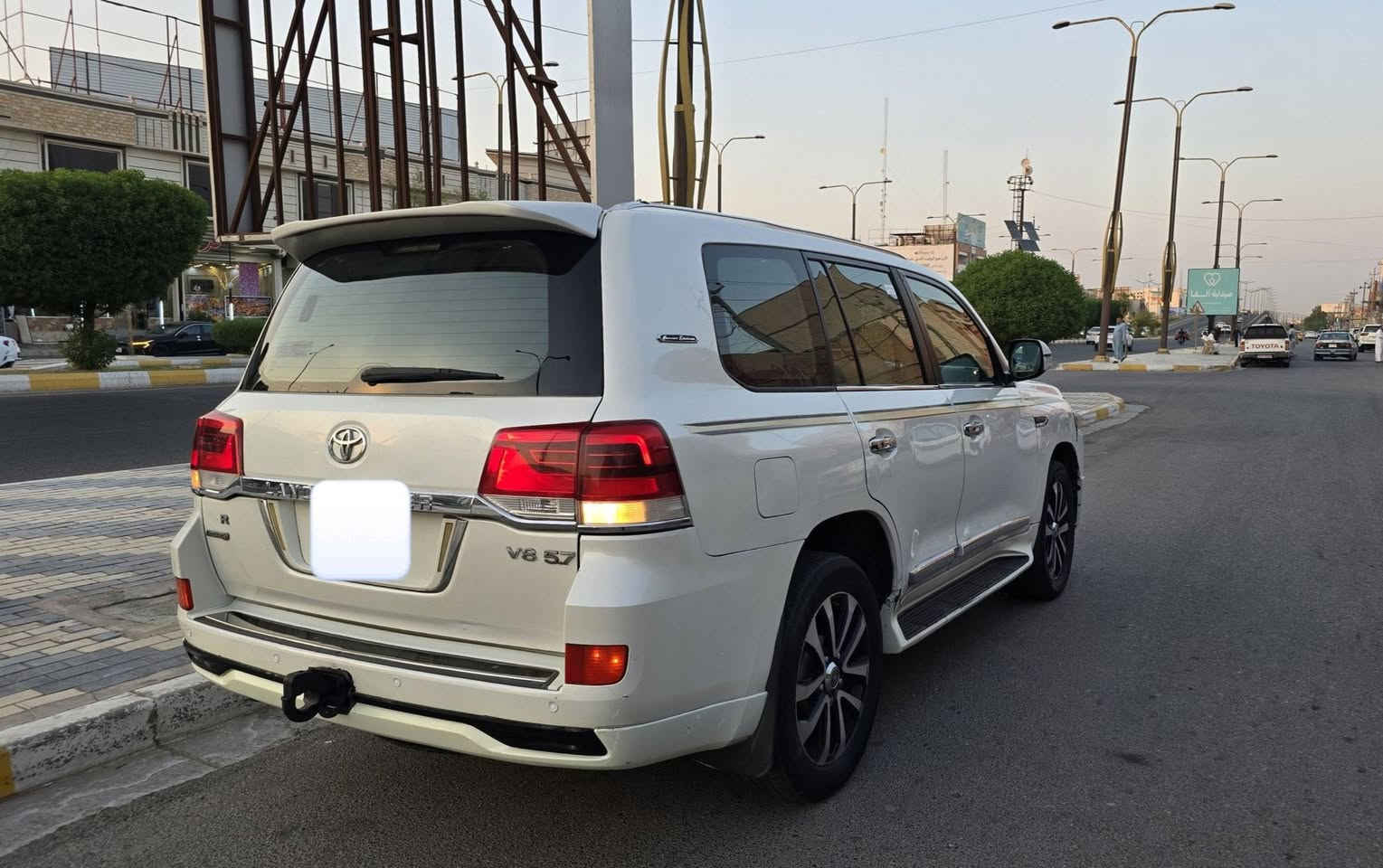 لاندكروز 2010 محدث 2020 للبيع او مراوس ...
 فول مواصفات سياره مصبوغه عام  محرك 8 سلندر تحويل مباشر سنوية جديده لل30
 السعر 235 وبي مجال للطيبين مكان السيارة الانبار الرمادي  
 هـ / ***********
