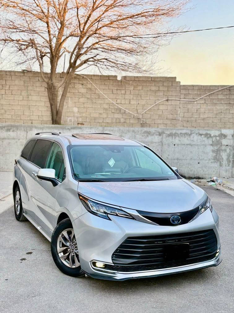TOYOTA SIENNA XLE HYBRID ٢٠٢٣
-المحرك : 2500 cc هايبرد
-عداد المسافة ٣٣ الف ميل
-االون سلڤر
-تحديد مسار
-رادارات 360 درجة
-صقف ديفيدي
-كامرة خلفية
-تبريد 3 قطع مع تحكم خلفي مناخين
-3 انظمة قيادة
-سايد بريك بصمة
-حساسات خلفية
-فتحة سقف
-تشغيل بصمة
- 5 بصمات
-حساسات امامية
-كشنات جلد
-كشنات كهربائية
-حساس امطار
-حساس لايت (عالي ناصي)
-شاشة لمس كبيرة
-تدفئة كشنات
-انارة LED خلفي وامامي
-لايت عالي ناصي زينون
-خاصية طي المقاعد الخلفية لزيادة مساحة التحميل
-مقعد اضافي متحرك (يعني تصير 8 راكب)
-ابواب كهربائية شفط
-جنطة شفط كهربائية
-فتح وغلق الابواب بخاصية (الركلة)
-فتح وغلق الصندوف بخاصية (الركلة)
-نظام صوتي مميز مزود ب دمامات في الصندوق
-نظام التوقف الذاتي او مايعرف(مانع تصادم)
-وبقية مواصفات XLE المعروفة
-مكان السيارة سلیمانی  
السعر ٣٢٢ بي مجال جدا قليل
للاستفسار الاتصال
رقم سلیمانی وبأسمي تحويل مباشر
سیارة بدون صبوغ بيها قوتعتين تبديل بيلادي
☎️(***********)اسیا
☎️(***********)کورک السليمانية, العراق
