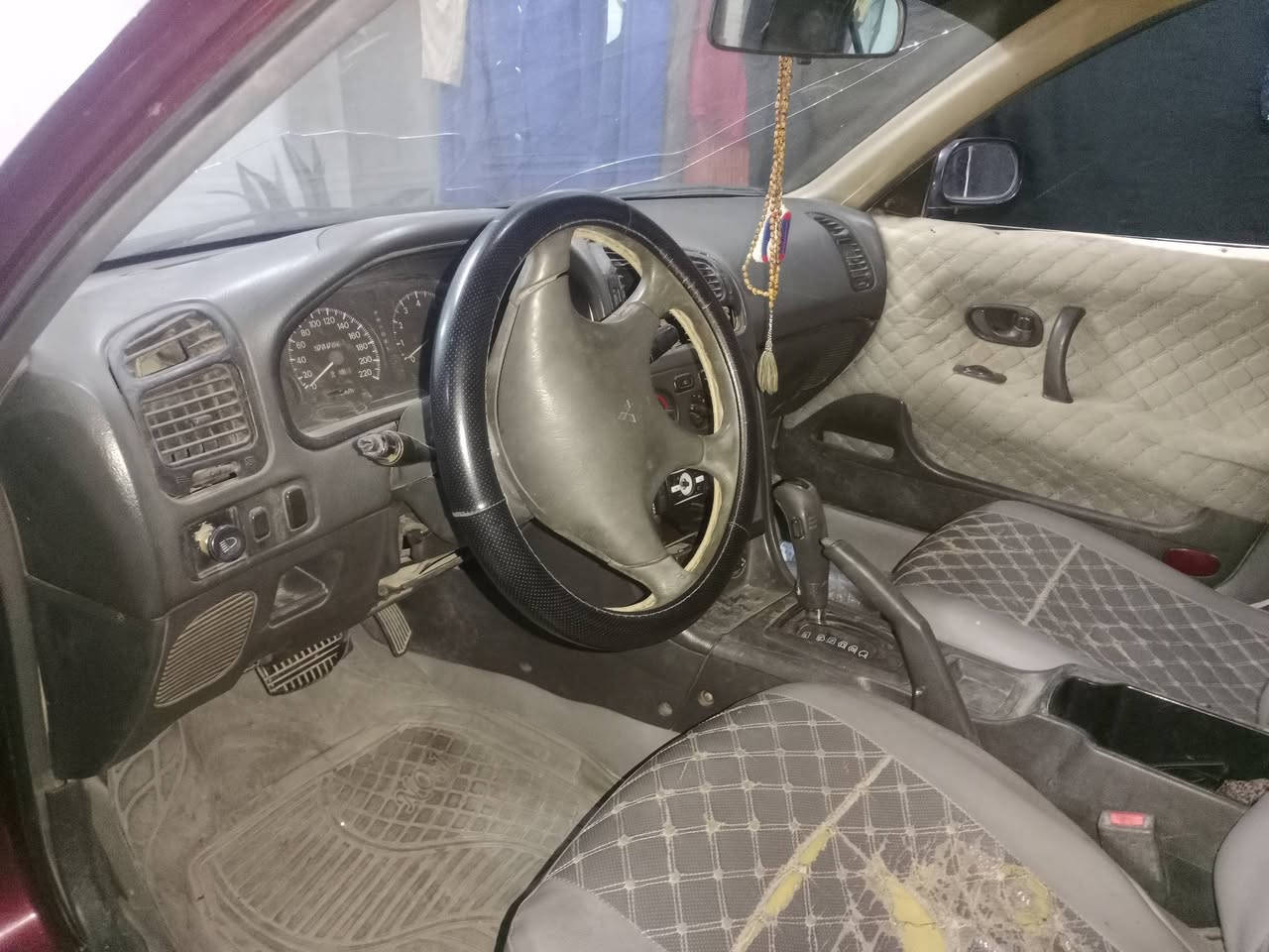 بسم الله الرحمن الرحيم
كلاند مستربوشي موديل 1994 بي كوبون بانزين وصاحب السنوية موجود شرط تحويل سعره 20$ وبي مجال بسيط رقم كركوك  ***********
