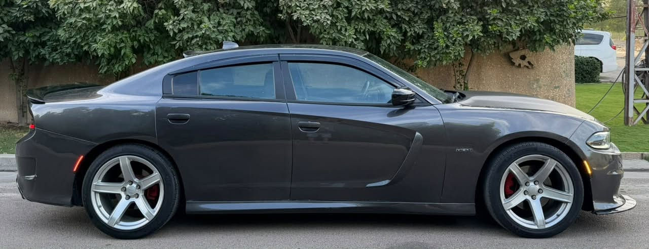 Dodge Charger Hemi R/T  2016 دوج جارجر هيمي
ضررها جانبي مطخطخه مو قوي. صبغ ٣ قطع و ٣ قطع تبديل
جميع الايرباكات سليمة. ( لغد شاصي مكفول ) 
محرك و الكير مكفول شرط الفحص غير مفتوح
عليها منظومة غاز و بيها كارت 
المواصفات  : 
- محرك 5,700
- شاشة وسائط كبيرة 
- كاميرا خلفية دوارة
- كشنات تدفئه
- شفتات ستيرن تبترونك 
- مري قلاب + حساس للضوء العالي 
- بصمة تشغيل + بصمة ابواب
- تشغيل عن بعد
- منظومة زينون 
- مود Sport
- ويل حجم 20 و تخم تاير جديد
عليها كت كامل Srt بنيد و دعاميات و دووس  
جاهزه السياره متحتاج اي صرف
السعر 148 ورقه ماكو هيج سعر و بيها شي بسيط
عنواني بغداد / الكرخ 
***********
***********
