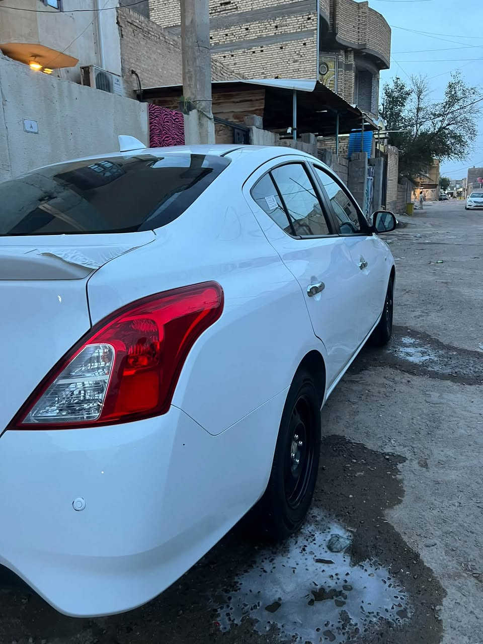 ‏نيسان موديل 25 للبيع
‏السعر 27 بيها مجال ***********
