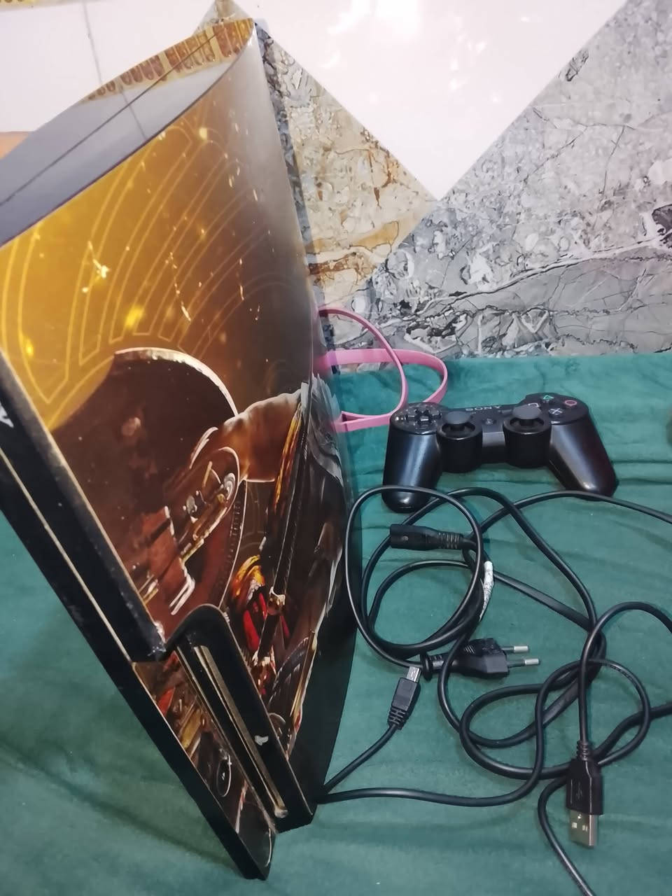 سلام عليكم
بلي 3 كامل مع ملحقاته 

جوستك 1

بي العاب 5 بيس وفيفا وحرب 

السعر :125 الف بي مجال 

رقمي ***********
