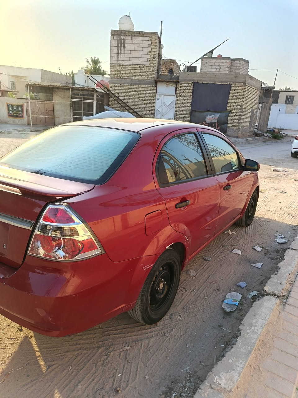 افيو 2007 لون أحمر بابل مسكر
السياره بأسمي سنويه لل28 
محرك تبريد حداديه كله تمام 
زوج اطارات امامي جديد 
بطاريه جديد 
بيه طخات خفيفه 
گير بعد الاحيان يشكل يشتغل نمرتين 
مصبوغه صبغ عام السعر 48$
***********
