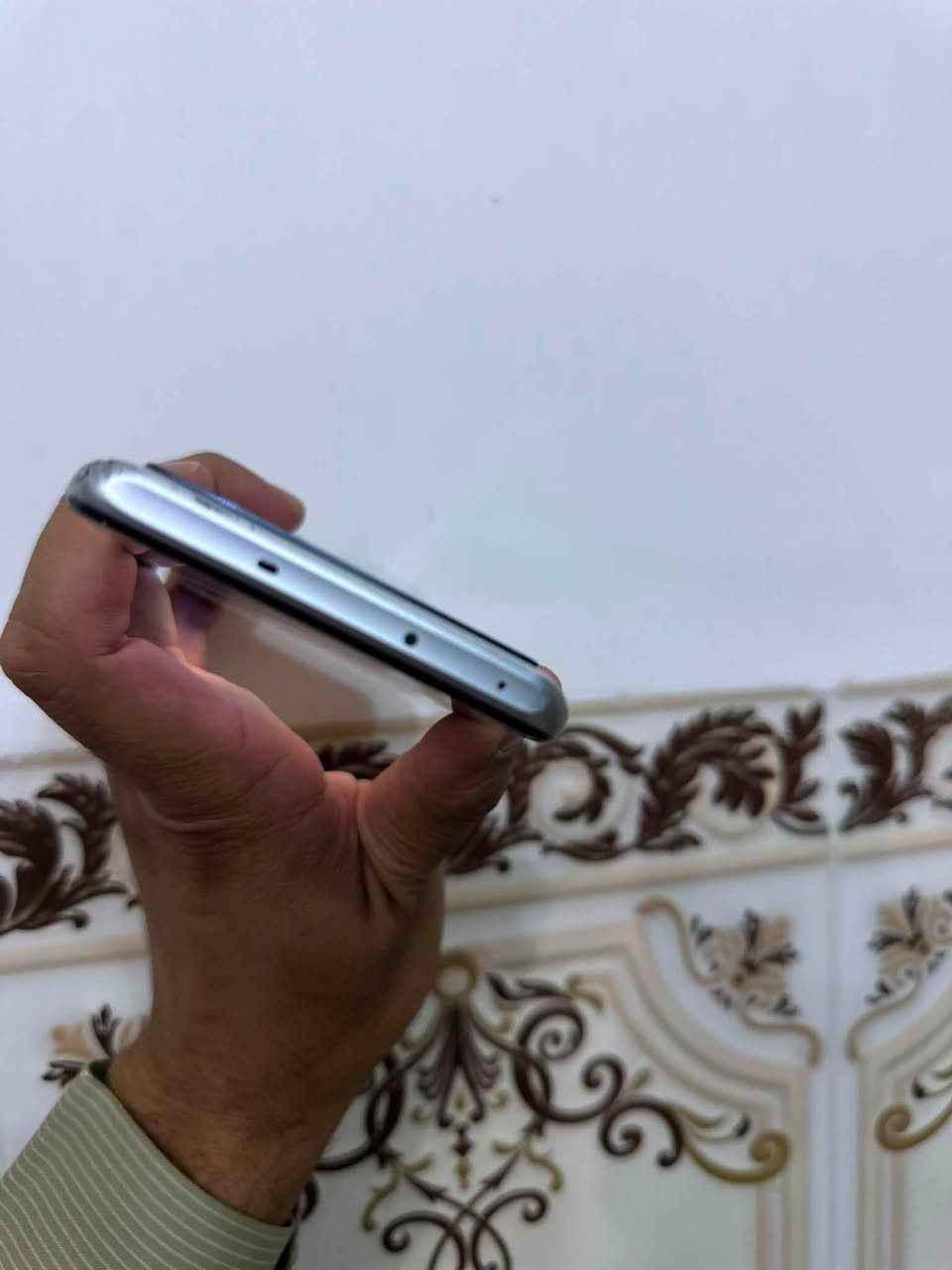 ♦️ريلمي Realme GT Neo 5 SE
السعر310 قفل توصيل موجود مكاني الديوانيه

♦️المواصفات

1️⃣اسم الجهاز : جي تي نيو 5 SE
2️⃣الشاشة : 6.74 بوصة - 144 هرتز - OLED
3️⃣الذاكرة : 1 تيرا بايت الرام 16 +12يعني يصير28الرام
4️⃣الكاميرا : 64 + 8 + 2 ميجابكسل
5️⃣المعالج : Snapdragon 7+ Gen 2
6️⃣البطارية : 5500 مللي أمبير - 100  بدون غراض اتصال ***********
