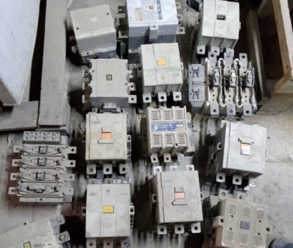 نشتري جميع أنواع القواطع الكهربائية والكوندكترات ♻️⚡
حتى لو كانت عاطلة، تالفة أو مستعملة — لا تخليها تترمى، خليها تتحول إلى 💰

📌 نستلم جميع الأحجام والأنواع والمقاسات
📌 كميات قليلة أو كميات كبيرة
📌 أسعارنا تنافسية ومميزة بالسوق 💵🔥
📌 الاستلام من جميع المحافظات
📌 🚚 خدمة النقل مجانية

إذا عندك قواطع أو كوندكترات قديمة، تالفة أو عاطلة، اتصل بينا 

📞 ***********
