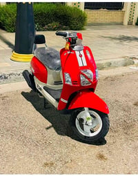 غدراجه بوليس نضيفه كل نقص مابيهه سعر ٩٠٠ وبيهه مجال حك الجيه  مكان حي ...