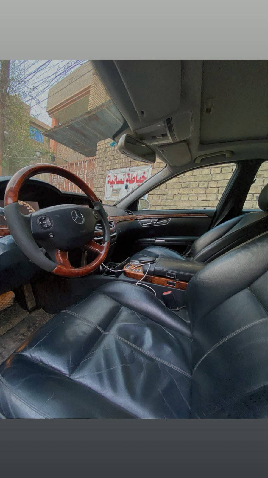 سلام عليكم                    
مارسدس w221 s350
فول مواصفات 
مري شفط 
جنطة شفط
كشنات كهرباء جهتين
فتحه سقف
شاشه ++ ماوس 
تبريد بيانو + قطعتين تبريد 
خزن ميموري 
برده كهرباء 
كروس سرعه 
جام بلورايز بلاد 
ويل AMG 
حساسات خلفي 
قاصه 
كامره خلفي 
مرايات دوار ويا R  
العنوان بغداد 
الرقم //*********** 
     السعر // 160 وبيها مجال قليل

نص مكتوب في الصور:
- 1 من 8
- 8 من 2
- 5 من 8
- 8 من 8