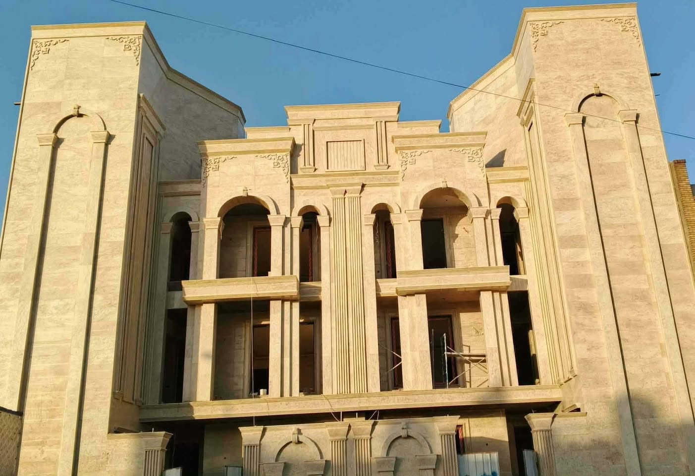 كادر لتغليف كافه انواع الواجهيات بلمرمر وحجر طريقه العمل لحيم ميكانيكي وانواع الديكورات ونقشات وبسعار مناسبة الاتصال او الاستفسار ***********
