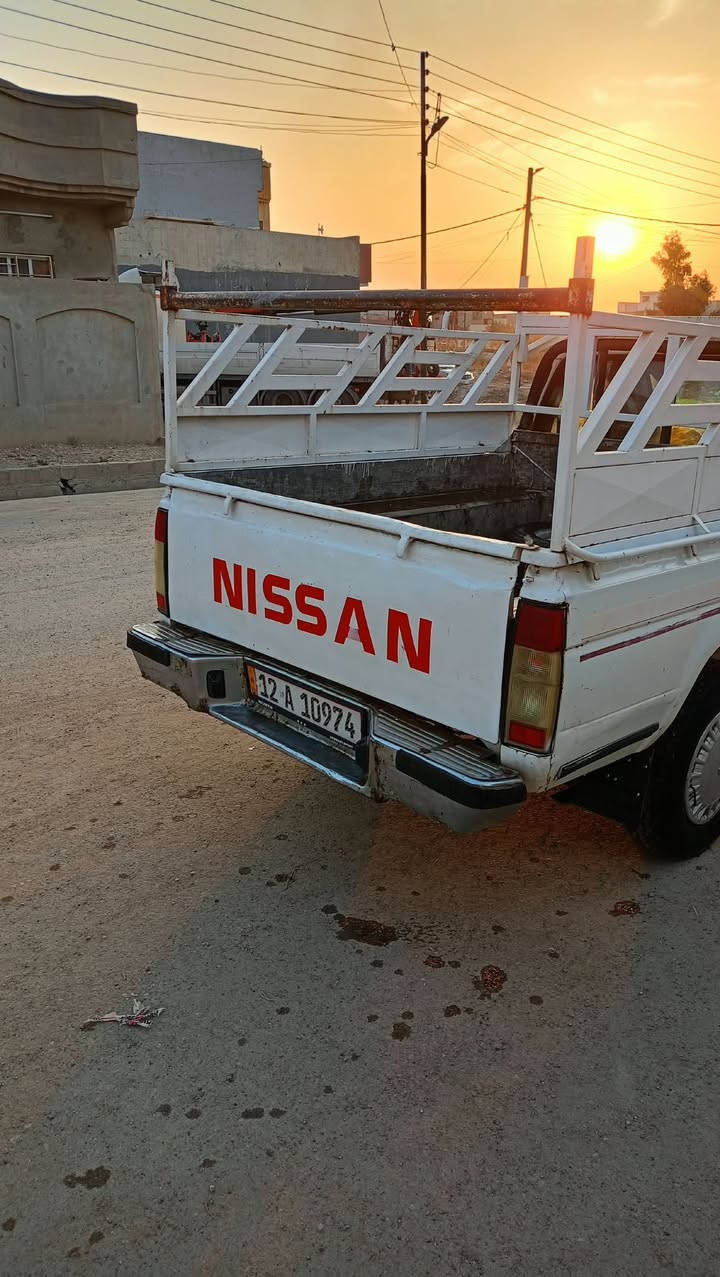 نيسان بيكم • ١٩٩٠ • محرك شرط