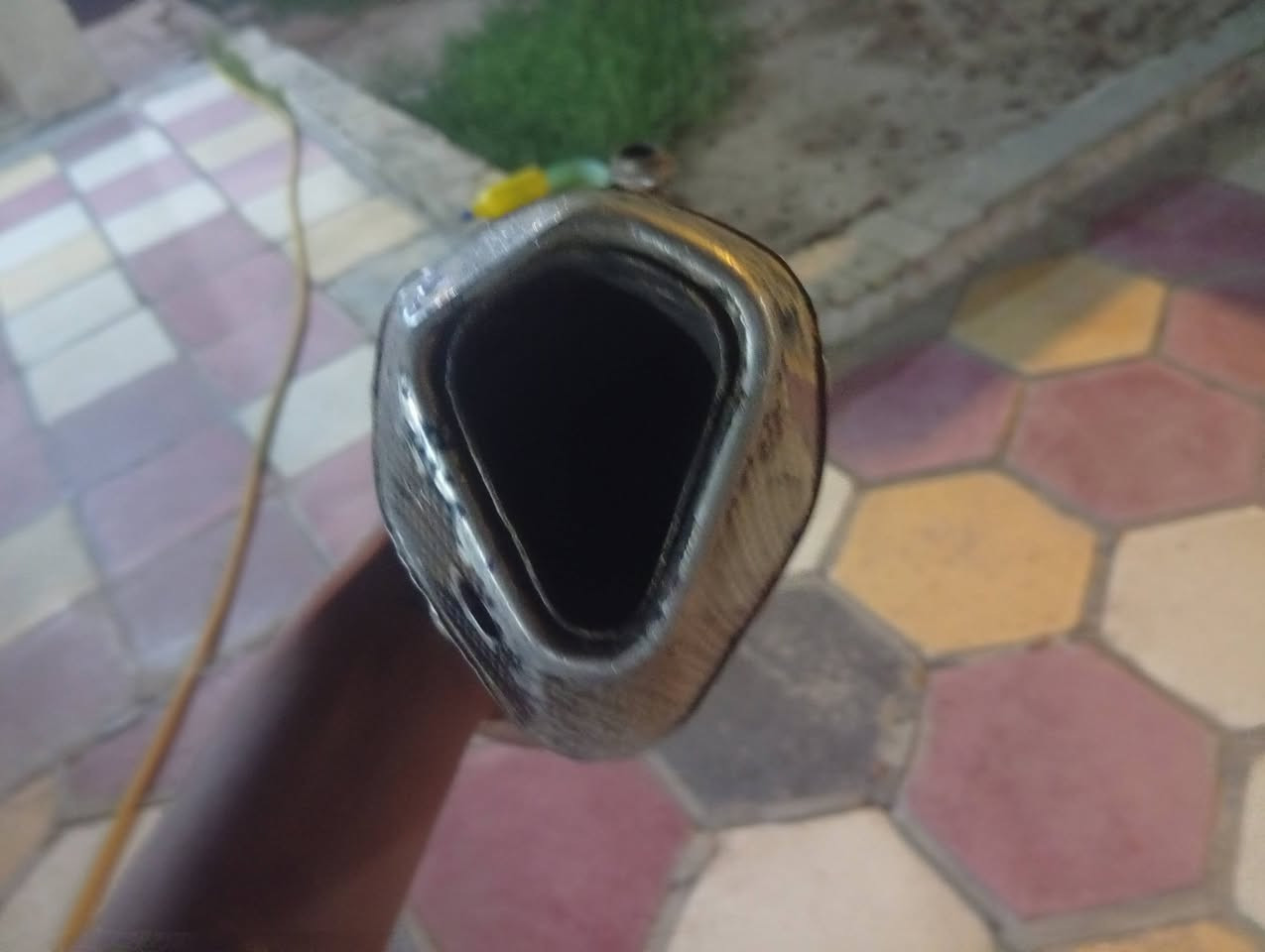 سلام عليكم صالصه رياضي لبيع سعر 20بيه مجال لخاص مقفول رقم الهاتف ***********
