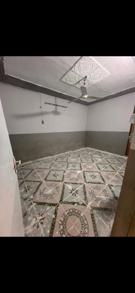للايجار 100 متر في الجمهوري شارع سالم

يحتوي على غرفتين وصالة ومطبخ وصحيات وطارمه

 والطابق الثاني غرفة وسطح

***********
