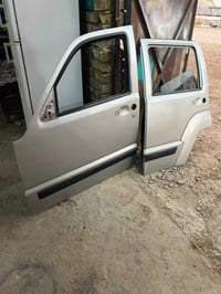 أبواب لبرتي جهه السايق من موديل ٢٠٠٨ ال ٢٠١٢ قيم وأخذ موبايل ٠٧٧١٨٥٢٣٠...