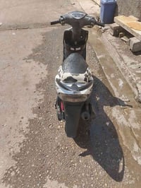 دراجه ماكس للبيع دراجه نضيفه وحلوه بيهه بس ماشه نقصهه ويرادلهه باتري و...
