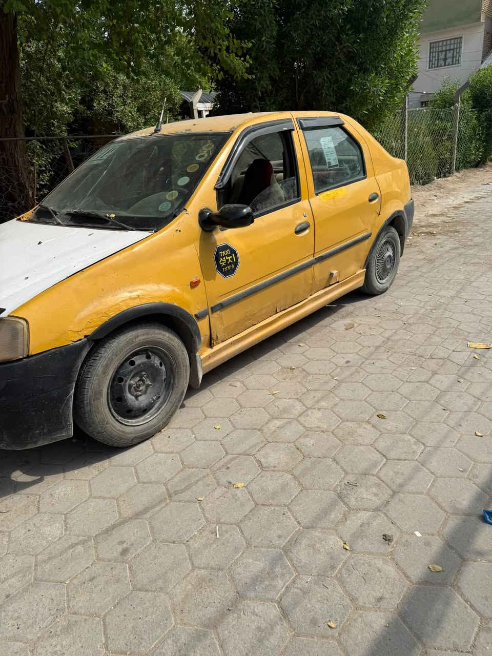 رينو ٩ ايراني مكفوله كير ومكينه مكانها نجف حرفين 
سعرها ب٨ ورقات رقمها بغداد للتواصل ‭***********‬
