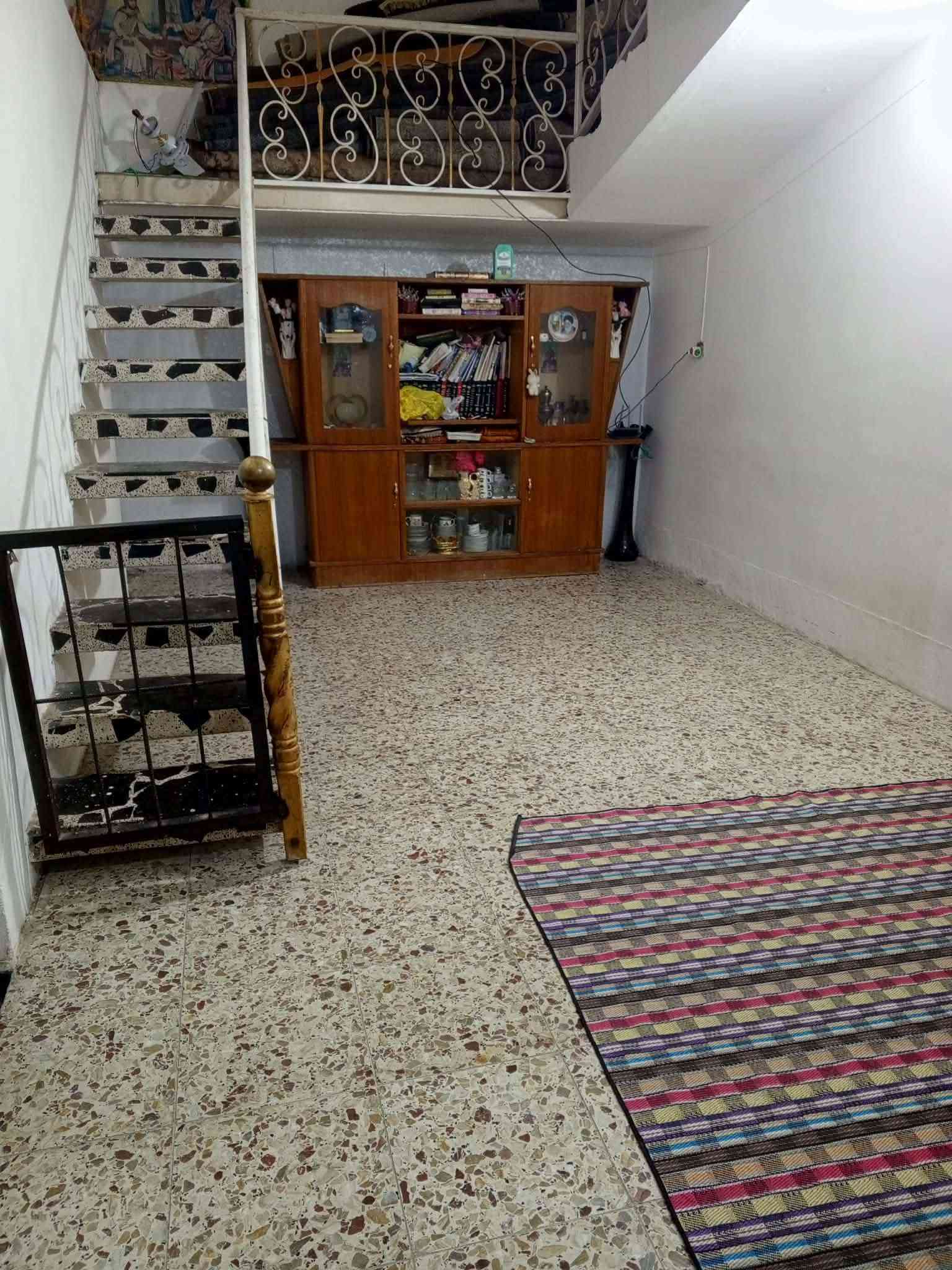 السلام عليكم
بيت للبيع ( طابو صرف ) العنوان بالسده حي النصر الثاني قرب المدرسه المساحه بالسند ٢٠٠ متر واقع حال ٢٥٠ متر/  تفاصيل البيت رباط ارضي بناء طابوك والسكف عكاده يتكون من / غرفتين + صاله عدد 2 + ستقبال + مطبخ + صحيات + طارمه + حديقه / السعر المطلوب ( 90 ) مليون وقابل لتفاوض الاستفسار اكثر / *********** // ***********
