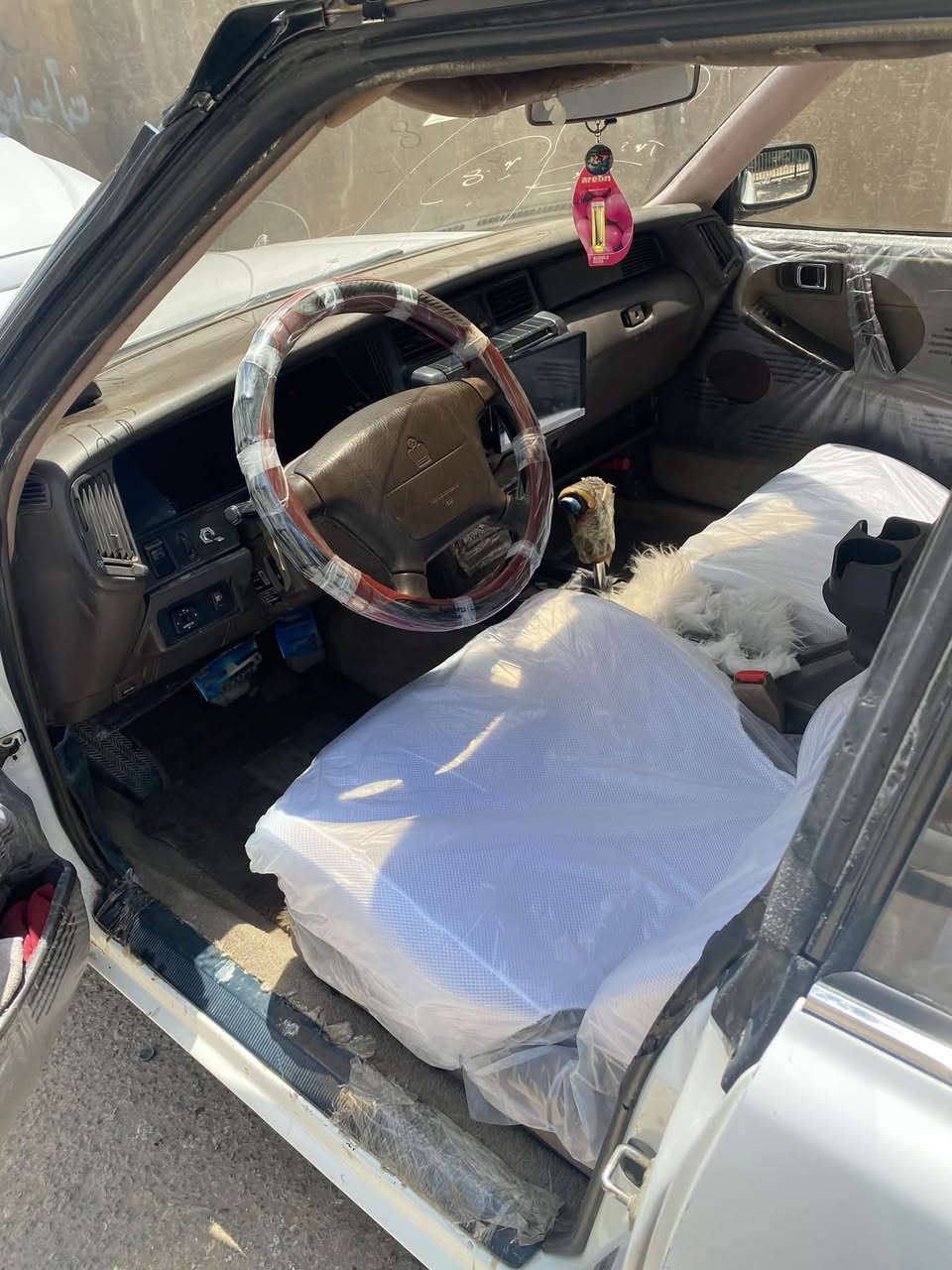 كراون رويال 1990 (هارتوب)
للبيع السعر 55

مكان السيارة نجف 

***********
