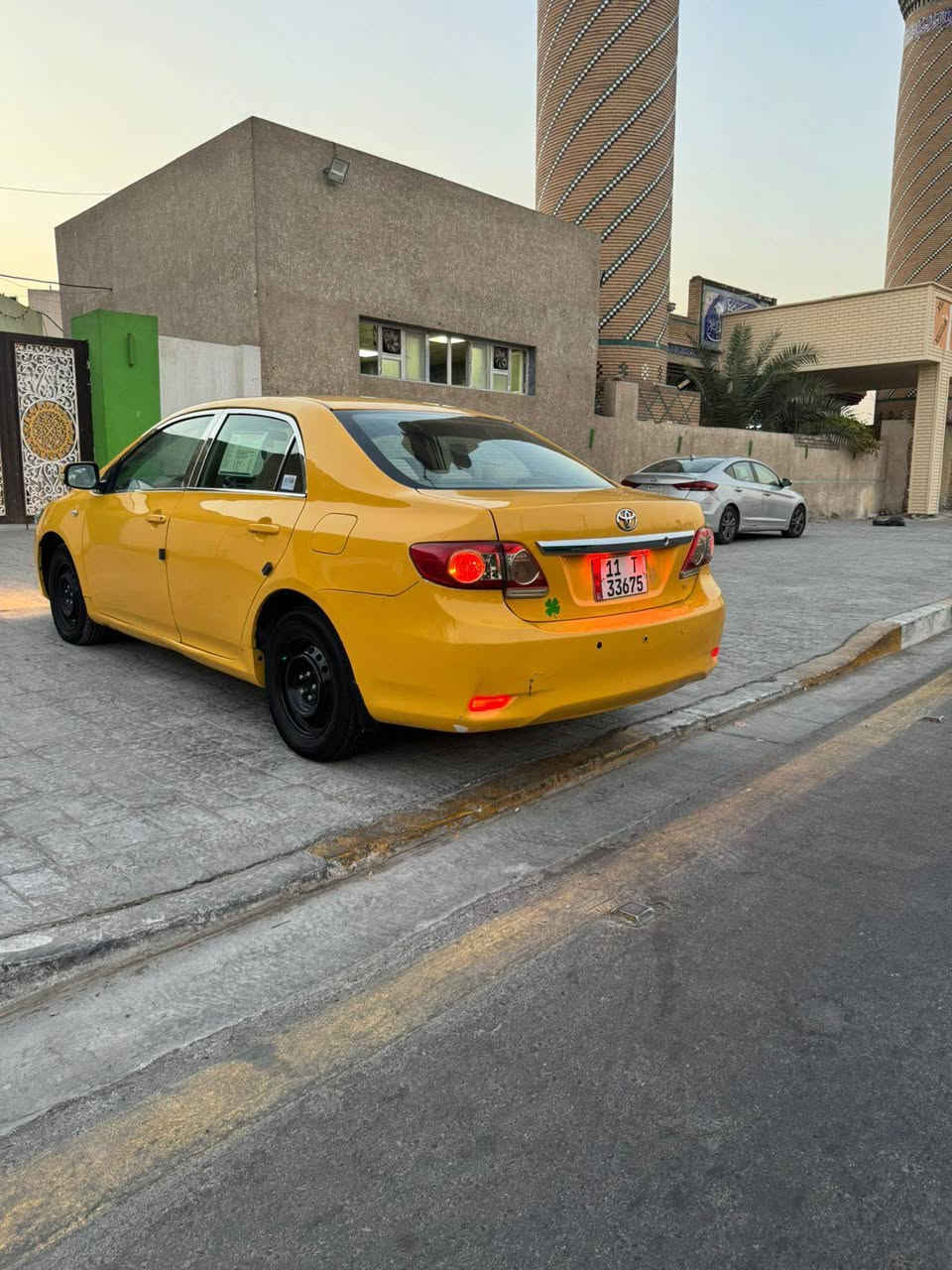 سلام عليكم تيوته كورلا موديل 2008 وارد امريكي حادث بنيد تبديل بدون دواخل مكينه 1800دوش مكفوله كير وتو مكفوله 
صدر مامي خلفي جديد تخم تأير جديد هيه غرمات مصفره رقم بغداد بسمي تحويل ثاني يوم سياره اي نقص مابيه كامله وجاهز عله اخره حبايه بس تبريد مايشتغل  مكان سياره بغداد رقم لهاتف ***********
