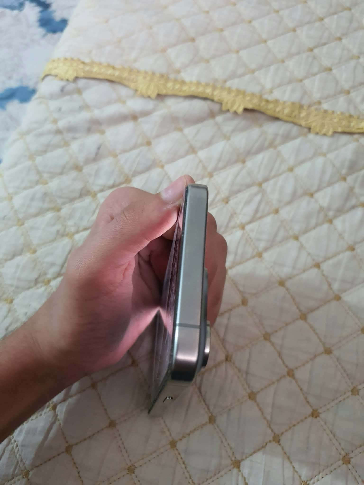 ايفون ١٥ برو ماكس • ٢٥٦ • بطارية ٨٢%