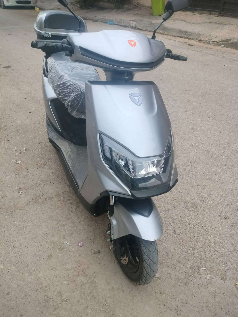 YADEA RN • دراجة شحن • بطارية ٧٢ف/٢٣أم
