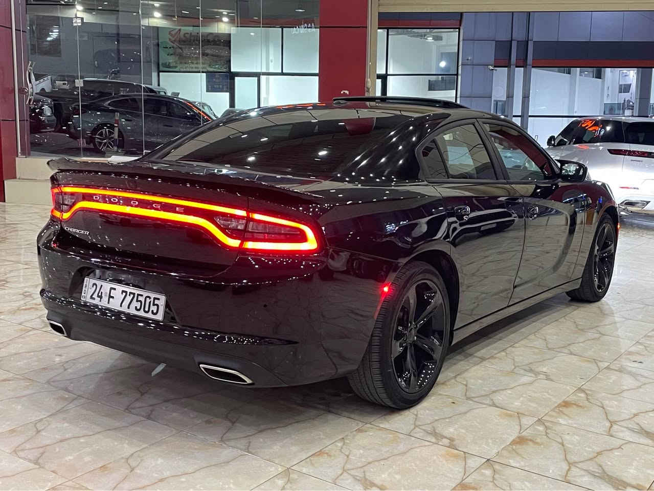للبيع دوج جارجر 
وارد امريكي 
موديل ٢٠٢٢ 
موصفات sxt plus
ماشية ٨٢ الف مايل 
كشنات جلد و تبريد و تدفئة 
سلايد 
محرك ٦ سلندر 
گير و محرك و تحويل بشرط 
سيارة كلين تايتل مكفولة بدون دعم بدون صبغ بشرط
سعر ٢٦٥ $ و بيها مجال بسيط 
مكان دهوك 
للاستفسار : *********** دهوك, العراق
