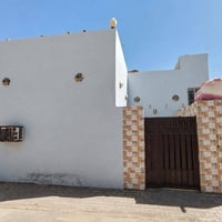 ١٠٠متر • طابقين • شارع ٣٠